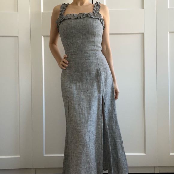 Reformation linen ruffle maxi dress with slit size 0 - Picture 3 of 6